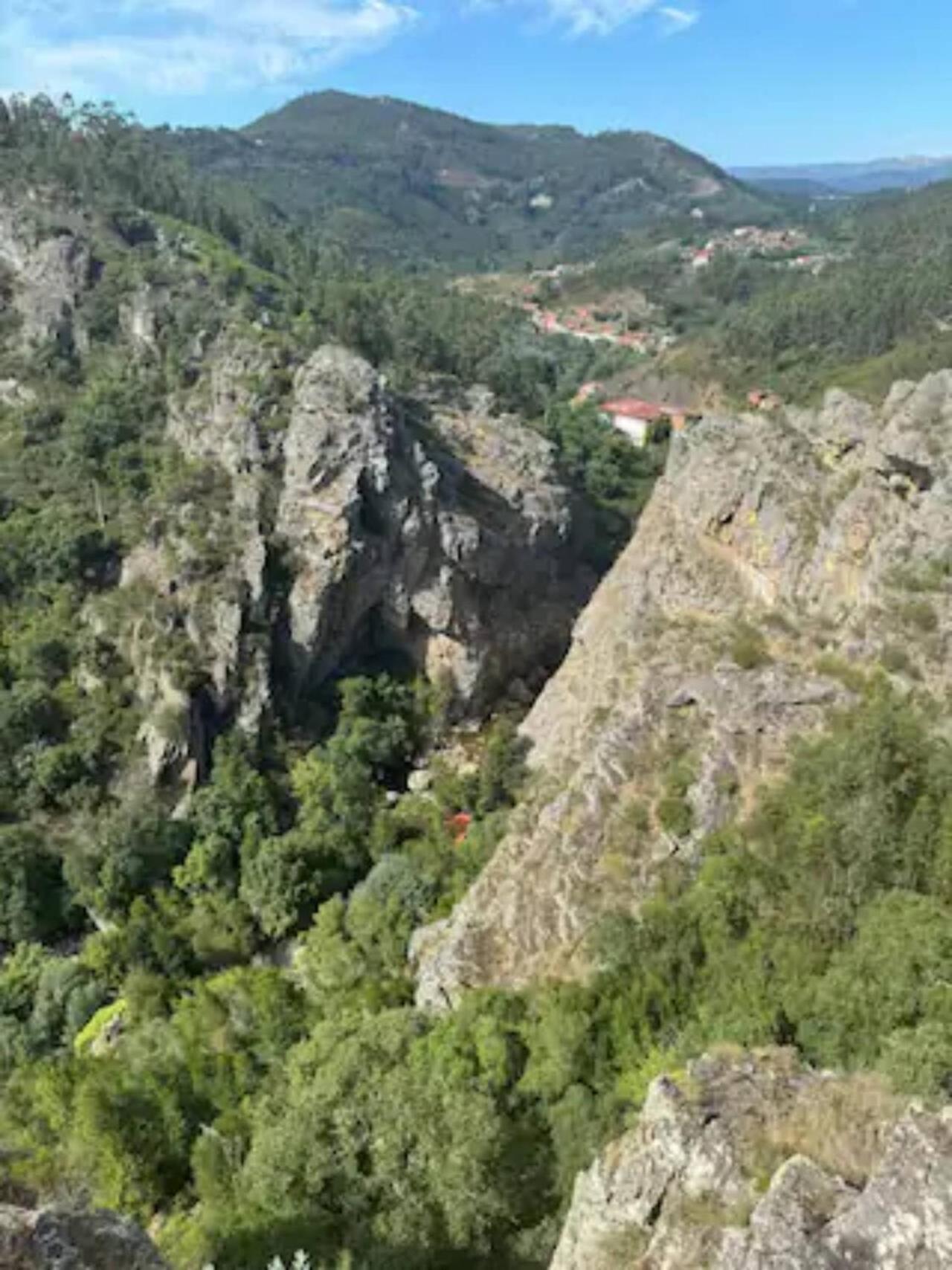 R3 - Guesthouse Travessa Da Arieira Aguda (Leiria) Eksteriør bilde